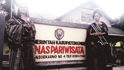 Menang Flores Ethnic Fashion, Ini Hadiah Untuk Mariati Robertin