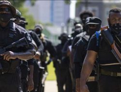 Tuntut Keadilan, Milisi Kulit Hitam di AS Tenteng Senjata Api di Jalanan