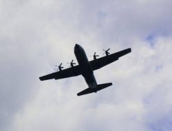 Mengapa Hercules Tak Langsung Landing, Malah Kitari Bandara Ende