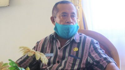 Kadis Lingkungan Hidup Daerah (DLH) Kabupaten Ende, Abdul Haris Madjid ketika ditemui di ruangannya (24/9/20)