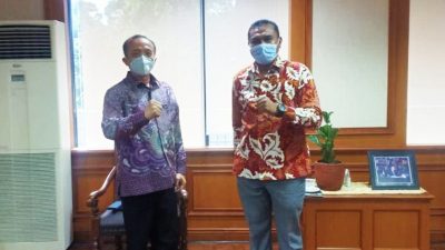 Sekretaris Jendral (Setjen) Kementrian Lingkungan Hidup dan Kehutanan RI, Bambang Hendroyono dan Anggota DPD RI Angelius Wake Kako (5/11/20)