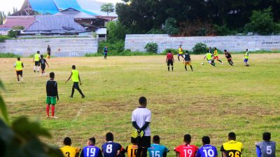 Seleksi pemain tim sepakbola NTT ajang PON XX Papua di Lapangan Suradhikara, Kota Ende (19/12/20)