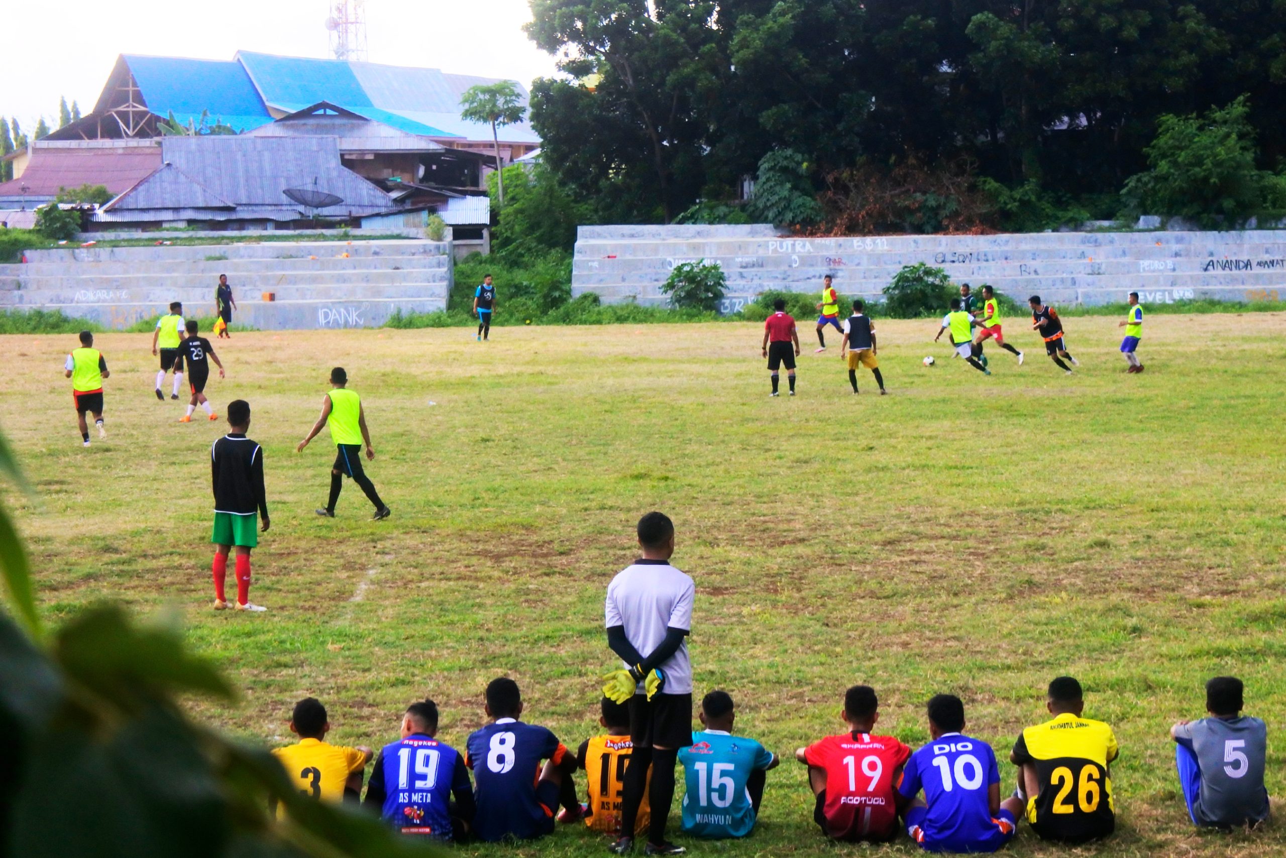 Seleksi pemain tim sepakbola NTT ajang PON XX Papua di Lapangan Suradhikara, Kota Ende (19/12/20)