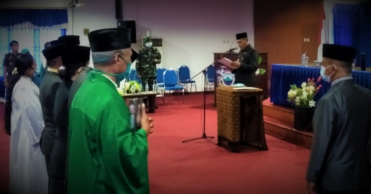 Bupati Ende Djafar Ahmad melantik pejabat eselon II di lingkup Pemerintah Kabupaten Ende (30/12/20)