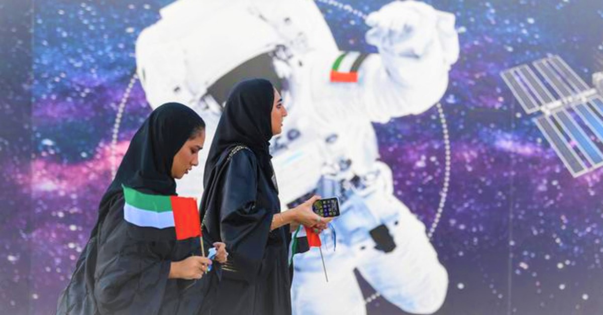 Uni Emirat Arab (UEA) menjadi negara Arab pertama yang berhasil mencapai Mars. Sejarah itu diukir UEA setelah satelit Al Amal dilaporkan telah memasuki orbit planet Mars pada Selasa, (09/02/21)