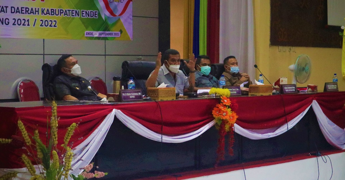 Ketua Dewan Perwakilan Rakyat Daerah (DPRD) Ende, Fransiskus Taso memimpin rapat pembentukan Panitia Pemilihan (Panmil) Wakil Bupati Ende (24/09/21)