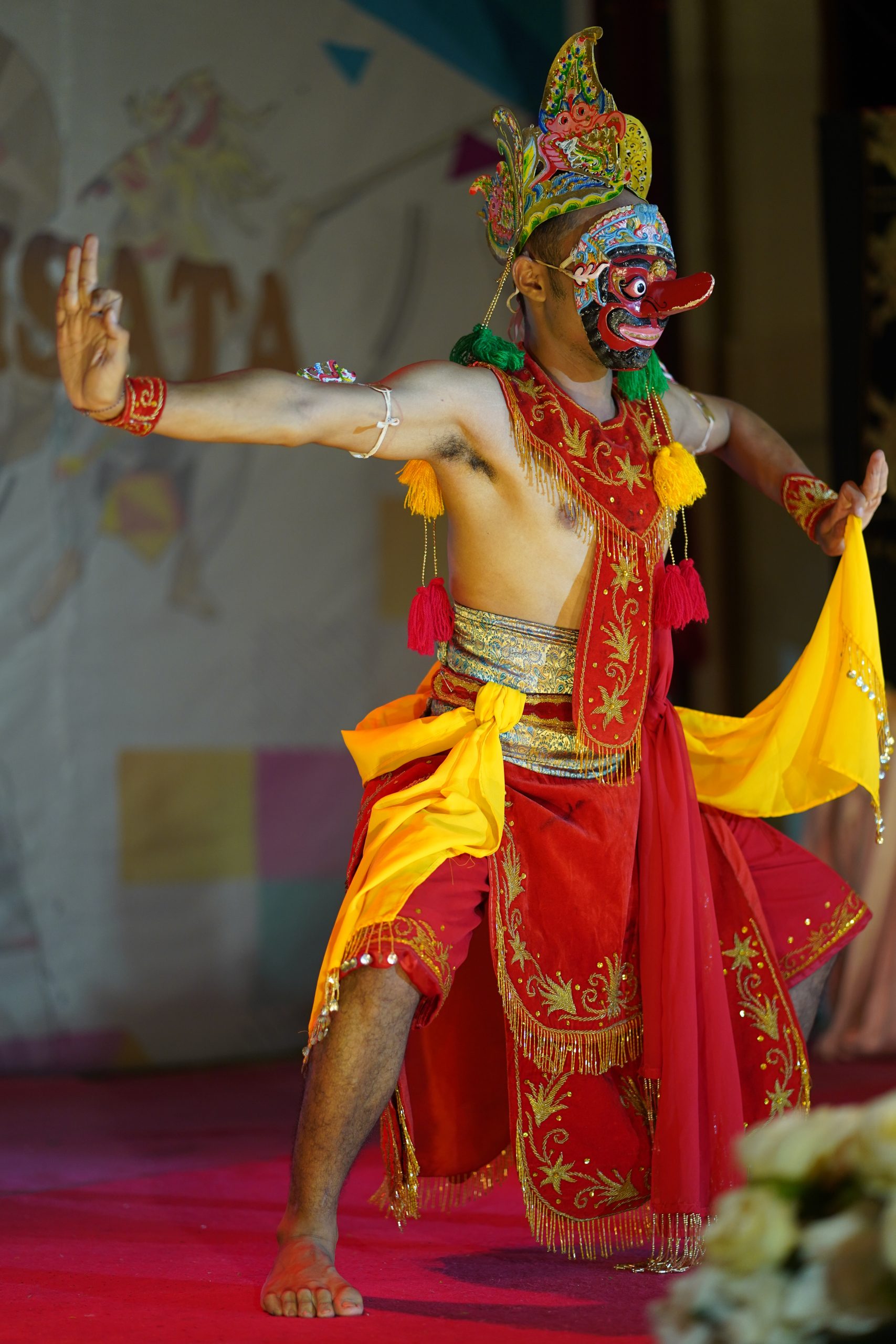 Talent Show atau peragaan budaya dari Putra Ekowisata Propinsi Bali pada event pemilihan Putra dan Putri Ekowisata 2021 (foto James Radar)