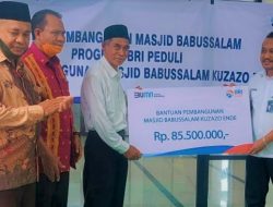 BRI Ende Bantu Kubah Masjid Babussalam Kuzazo Senilai Rp 85 Juta