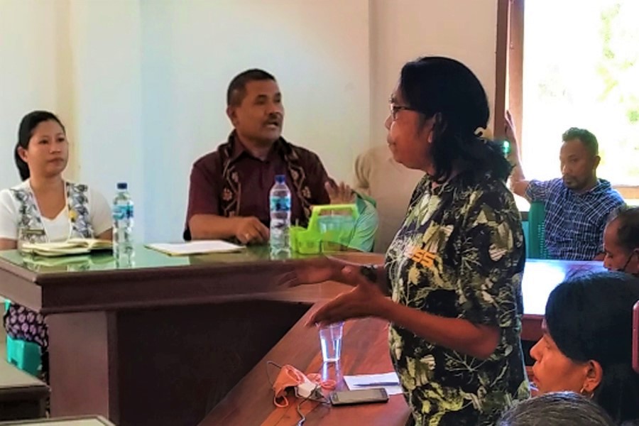Pertemuan bersama antara Dinas Lingkungan Hidup Kabupaten Ende, tenaga kerja, pihak outsourcing dan Disnakertras bertempat di Aula DLH, Selasa, (6/6/23)