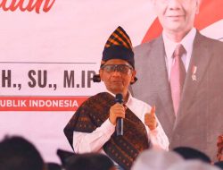 Mahfud Ajak Warga Ende Lawan Radikalisme Pakai Wacana, Bukan Hukum