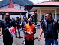 Polisi Limpahkan Satu Tersangka Kasus Pengadaan Ambulance ke Kejari Ende