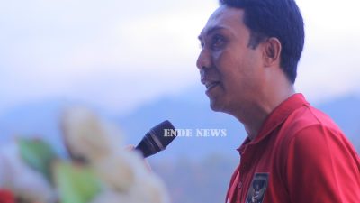 Plt Ketua Askab Ende, Supriyadin Pua Rake ketika menyampaikan sambutan dalam pembukaan turnamen sepakbola Bupati Ende Cup, Sabtu 7 Oktober 2023