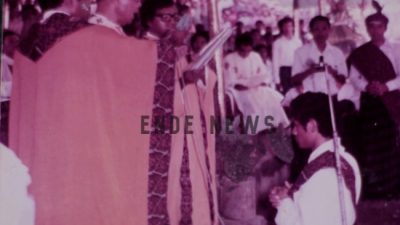 Momen Vincentius Sensi Potokota ditahbis sebagai Imam di Gereja Katedral Kristus Raja, Kota Ende pada 11 Mei 1980 (foto: dokumentasi keluarga)