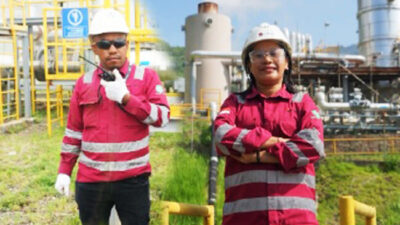 Servinus Seko Poa, teknisi operasi PLTP Sokoria asal Ende dan Erlina Remi, staf Community Development PLTP Sokoria