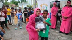 WEB Gandeng Penggerak PKK dan Bhayangkari Ende Hibur Anak-anak