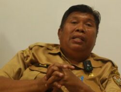 Dinas Pertanian Ende Bagi Obat Kendalikan Hama Tikus di Wewaria